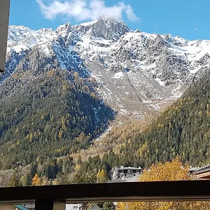Emplacement Hypercentre Avec Parking Privatif Souterrain Chamonix